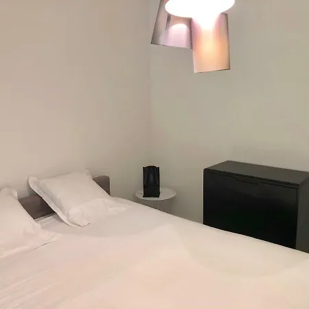Superbe Dans Avec Piscine *